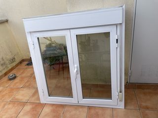 Ventana aluminio con persiana