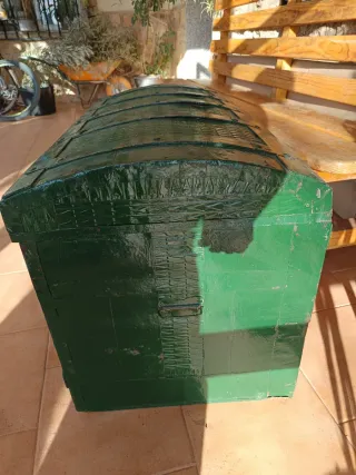Baúl antiguo verde