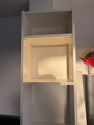 Estantería larga blanca de madera