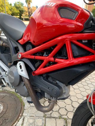 Ducati Monster 696+ Limitada A2