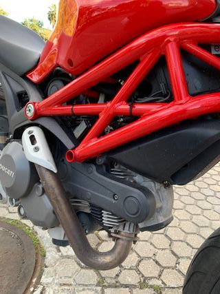 Ducati Monster 696+ Limitada A2