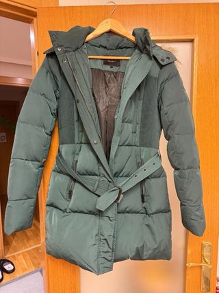 Chaqueta Pepe Jeans verde con cinturón