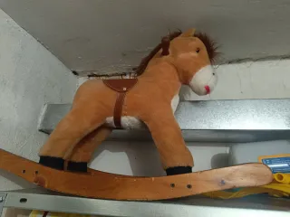 Caballito balancín infantil