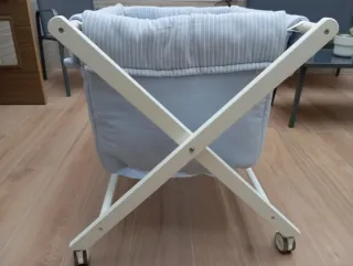 Minicuna tijera de madera.