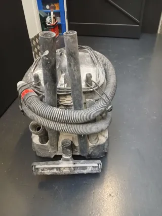 Aspirador Bosch UniversalVac 15