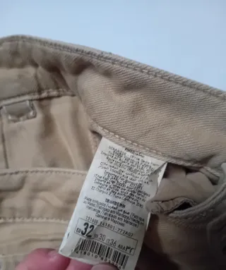 Pantalón cargo beige