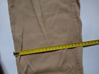 Pantalón cargo beige