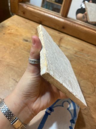 Dos azulejos catalanes antiguos estilo gótico