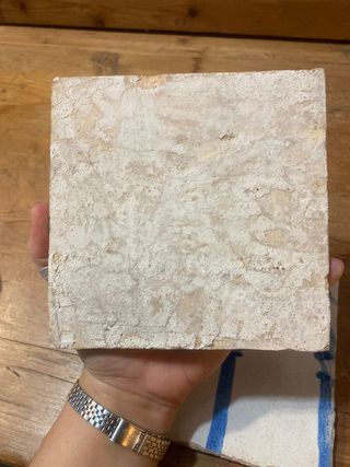 Dos azulejos catalanes antiguos estilo gótico