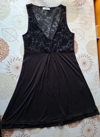 Vestido negro con encaje