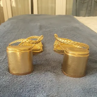 Sandalias doradas Zara trenzadas