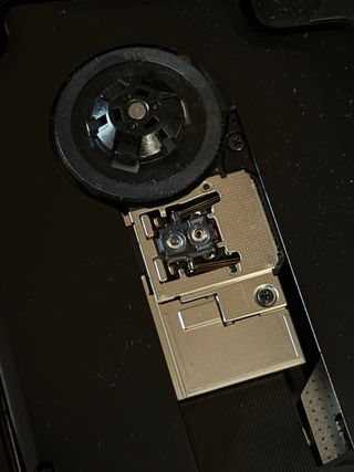 Playstation 3 + 2 mandos y 36 juegos y mandos buzz