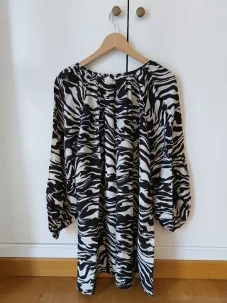 Vestido H&M estampado cebra