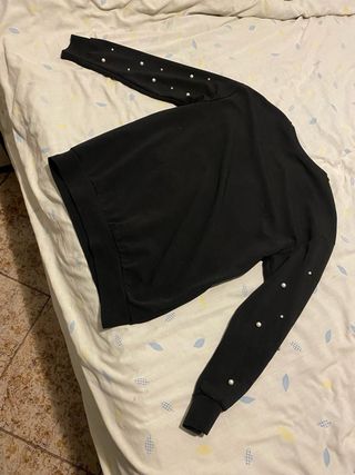 Jersey negro con perlitas