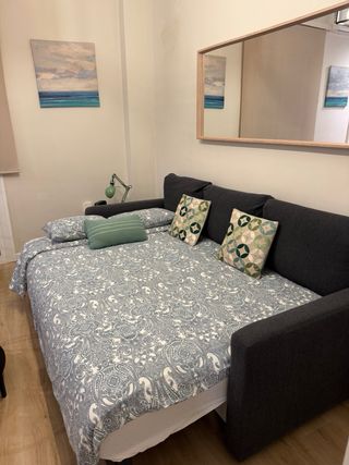 Sofá Cama Ikea 3 Plazas + Mesas y Sillas