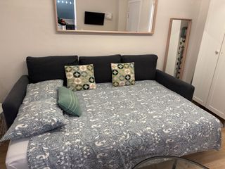 Sofá Cama Ikea 3 Plazas + Mesas y Sillas