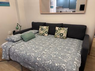 Sofá Cama Ikea 3 Plazas + Mesas y Sillas