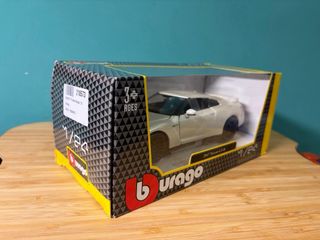Bburago Nissan GT-R 1:24