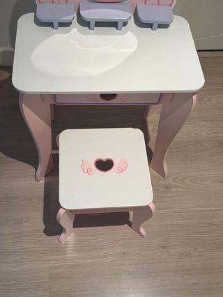 Tocador infantil de madera con espejo