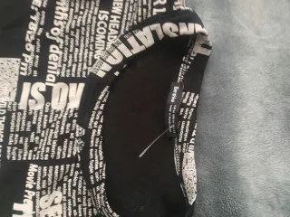 Top estampado periódico grunge