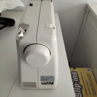 Máquina de coser Alfa 639