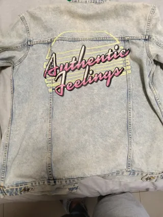 Chaqueta vaquera desgastada Talla M