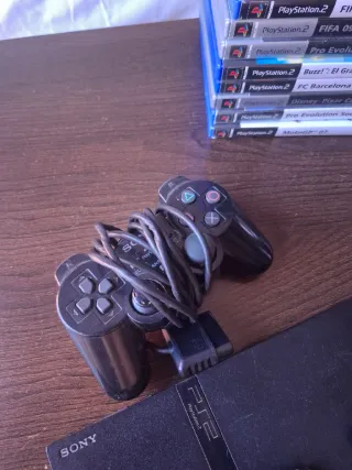 Consola PS2 + 2 Mandos + 2 Tarjetas Memoria + 3 ju