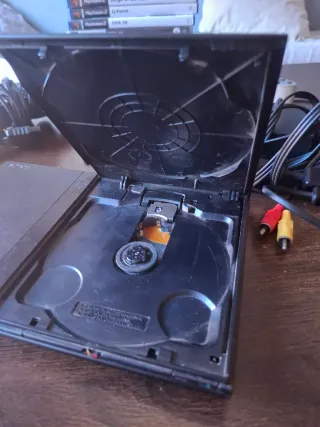 Consola PS2 + 2 Mandos + 2 Tarjetas Memoria + 3 ju