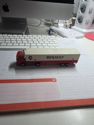 Camion Renault 1:43 con rimorchio