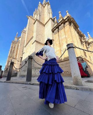 Vestido de flamenca azul con lunares