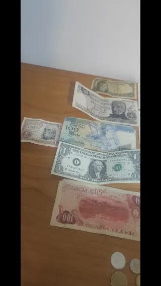 Billetes y monedas de colección