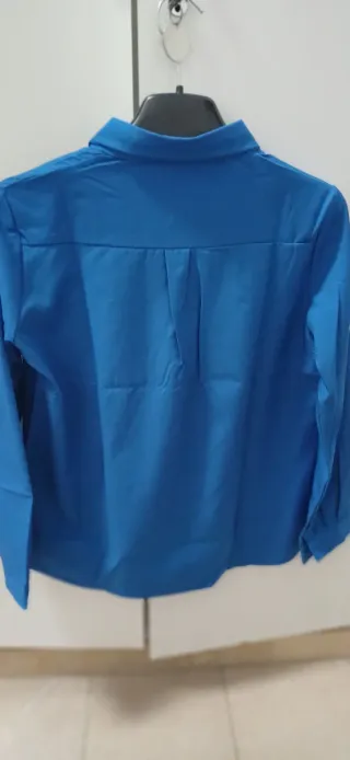 Blusa azul talla M, elastizada