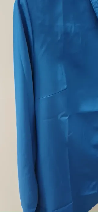 Blusa azul talla M, elastizada