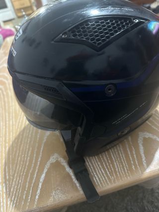 Casco de moto negro