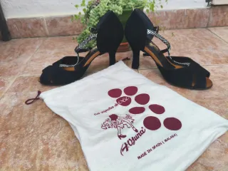 Zapatos de tacón negros para bailar