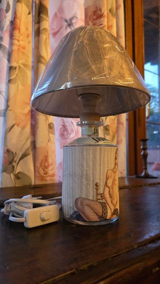 Lampada abat-jour su bottiglia in vetro