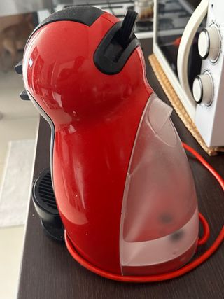 Cafetera Dolce Gusto Roja