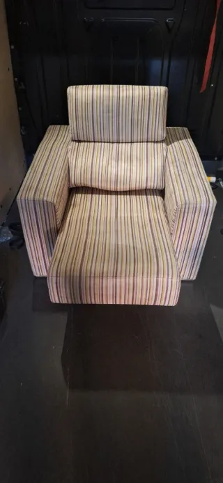 Butaca con cabezal reclinable y deslizante