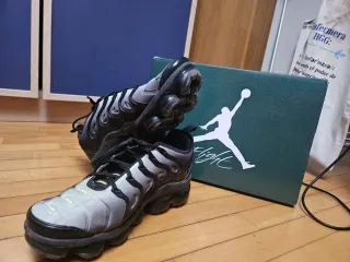 Zapatillas Nike Vapormax Plus Negras/Grises
