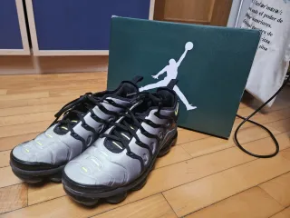 Zapatillas Nike Vapormax Plus Negras/Grises