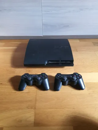Consola PS3 150GB + 2 Mandos