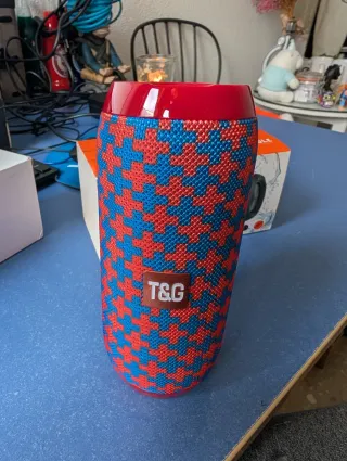 Altavoz Portátil BT azul y naranja