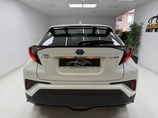 TOYOTA C-HR 125H Advance desde 325€/mes*