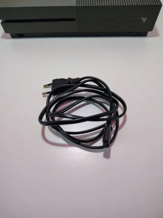 Xbox One S 1TB + Controller Originale e Cavo