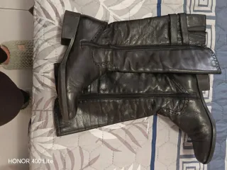 Botas de cuero negras