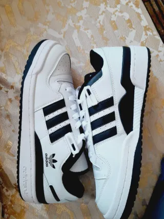 Adidas Forum Blancas y Negras