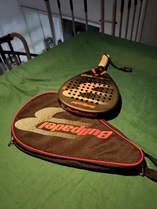 Pala Bullpadel Vertex 02 + funda