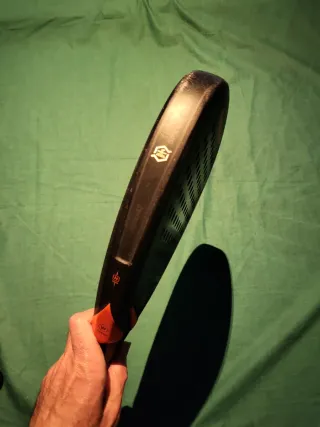 Pala Bullpadel Vertex 02 + funda