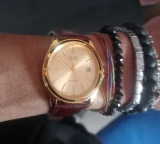 Orologio Casio Vintage Oro e Rosso