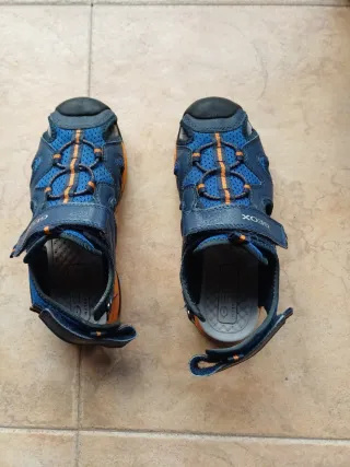Sandalias Geox niño velcro azul/naranja